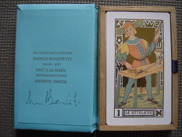 Box for Oswald Wirth gold foil deck