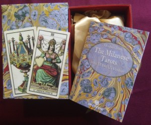 Edoardo Dotti tarot box and booklet